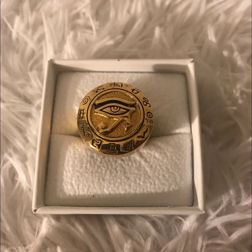 Ring - Picture 3 of 3